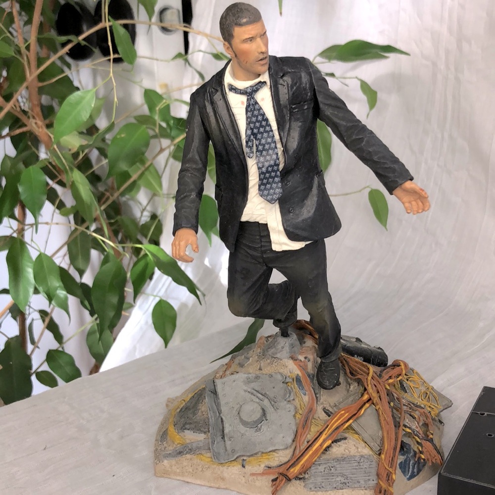 LOST collectible action figures Jack Shephard voice box on plane crash debris